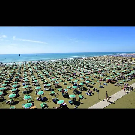In A With Swimming Pool - By Beahost Apartment Bibione
